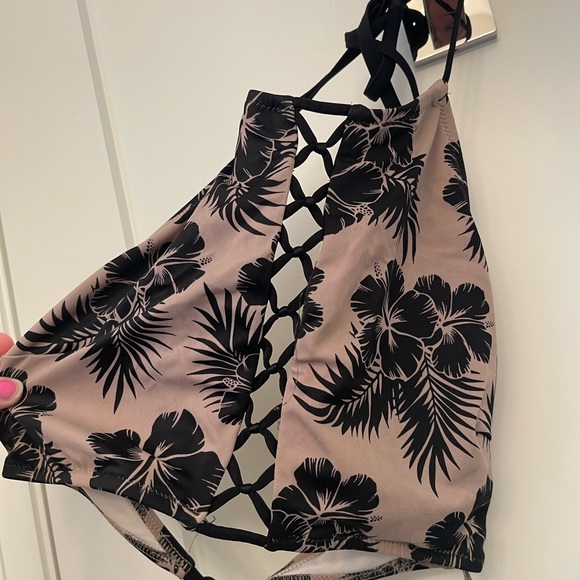 Swimsuit top from VS Pink in size large - Picture 1 of 3